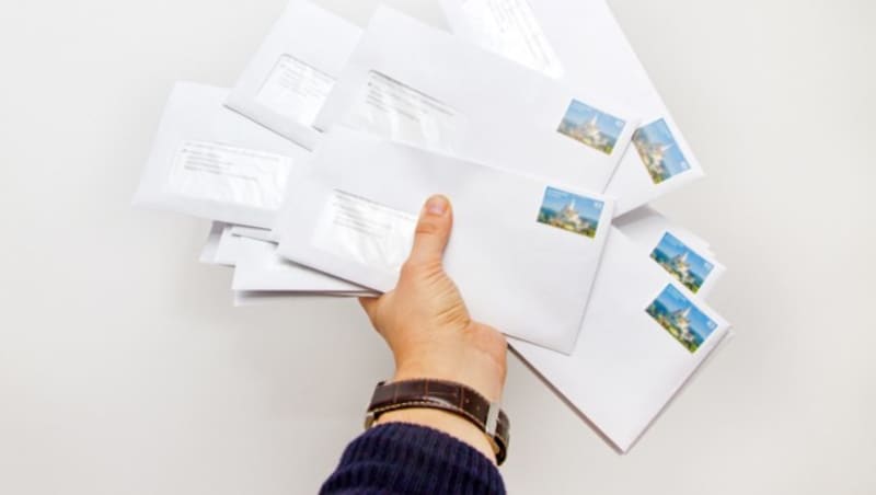 Briefmarken gibt es ab Juli nur mehr beim „Prio“-Brief um 80 Cent. (Symbolbild) (Bild: stock.adobe.com)