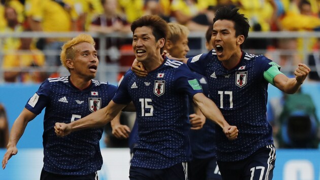 Japan jubelte über den Sieg über Kolumbien - und der Linzer über 45.000 euro (Bild: The Associated Press)