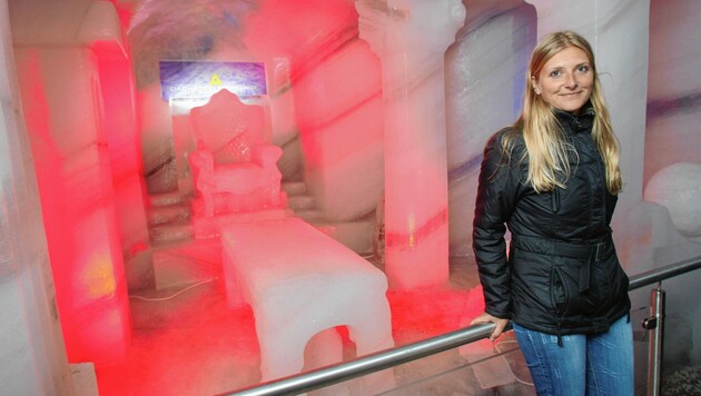 Jahr für Jahr locken neue Ausstellungen Tausende Besucher in den Eispalast am Dachstein (Bild: Jürgen Radspieler)