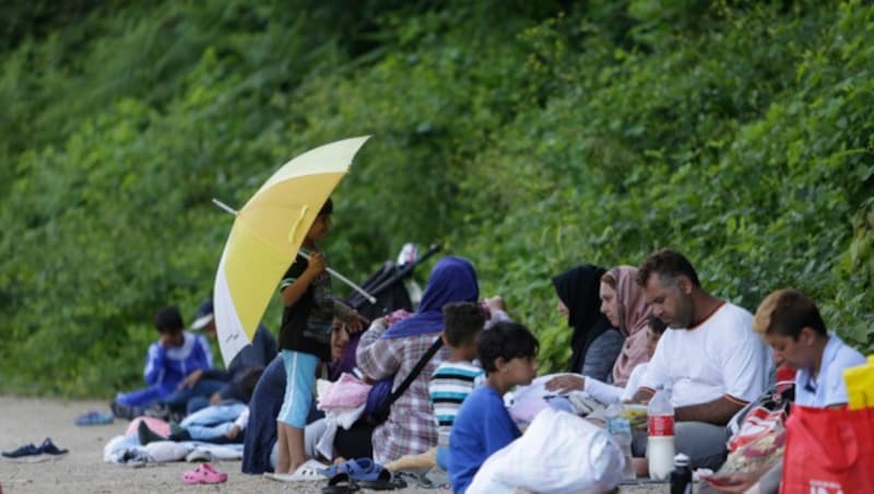 Migranten in der Nähe der bosnisch-kroatischen Grenze (Bild: AP)