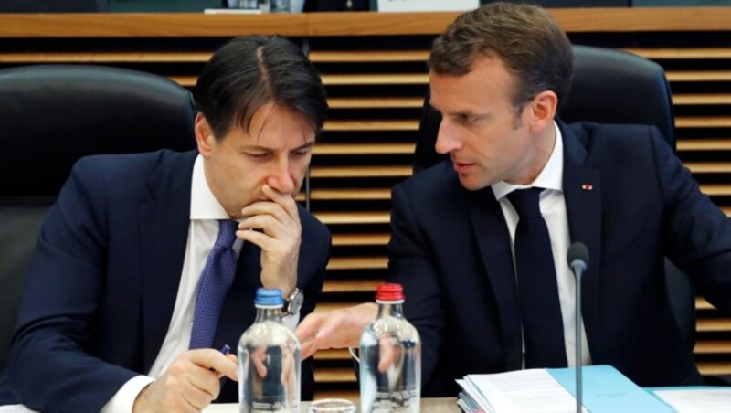 Italiens Premierminister Guiseppe Conte und Frankreichs Präsident Emmanuel Macron (Bild: APA/POOL/AFP/YVES HERMAN)