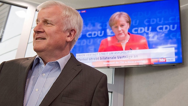 Seine CSU befindet sich derzeit auf Konfrontationskurs zur Asylpolitik der deutschen Bundeskanzlerin. Dennoch glaubt Innenminister Horst Seehofer nicht an ein Scheitern der Koalition wegen des Asylstreits. (Bild: APA/dpa/Peter Kneffel)