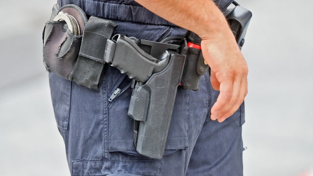 Am Dienstag wurde der Verdächtige von der Polizei überführt. (Bild: Birbaumer Christof)