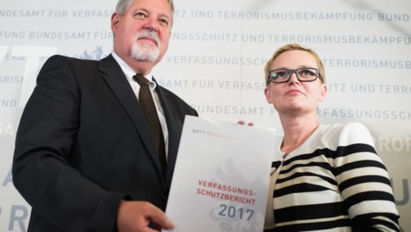 BVT-Leiter Peter Gridling und Michaela Kardeis, Generaldirektorin für die öffentliche Sicherheit (Bild: APA/EXPA/MICHAEL GRUBER)