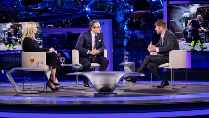 Philippa und Heinz-Christian Strache zu Gast bei Michael Fleischhacker zum „Talk im Hangar-7“ (Bild: ServusTV/Neumayr/Leo)