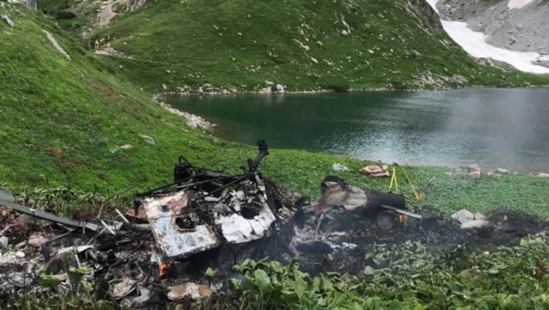 Direkt neben dem Wolayer See ist der Hubschrauber abgestürzt. (Bild: LPD Kärnten)