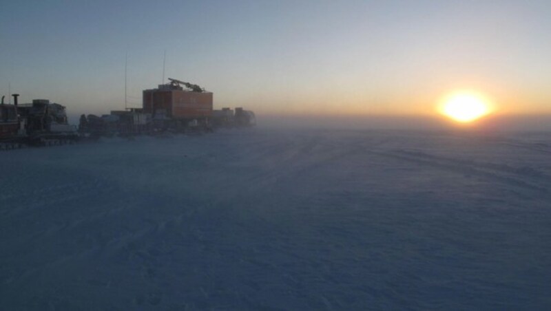 Eine Forschungsstation in der Antarktis (Bild: Ted Scambos, NSIDC/University of Colorado-Boulder)