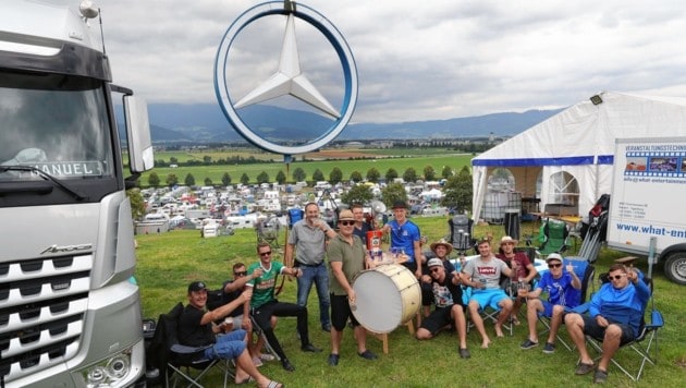 Die Mercedes-Fans aus Niederösterreich campierten direkt an der Strecke - und natürlich unter dem Stern. (Bild: Jürgen Radspieler)