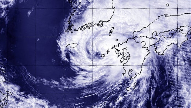 Satellitenaufnahme des Taifuns „Prapiroon“ (Bild: NASA/NOAA/NRL)