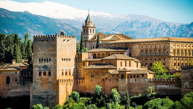 Eindrucksvoll und mächtig steht sie da: die Alhambra in Spanien (Symbolbild). (Bild: ©Alex Green - stock.adobe.com)