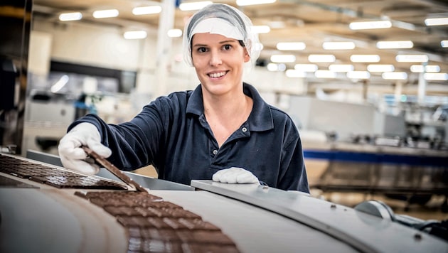 Fünf Tage pro Woche läuft die Produktion in der Schokoladefabrik in Sattledt. (Bild: Hofer KG)