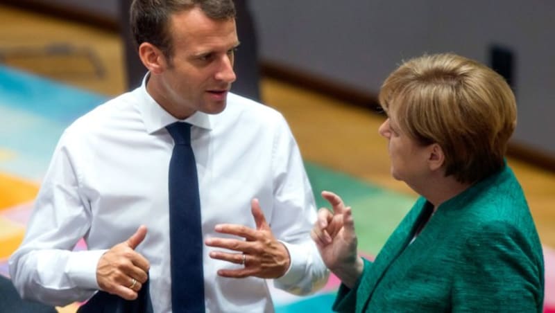 Emmanuel Macron und Angela Merkel beim EU-Gipfel in Brüssel (Bild: Associated Press)