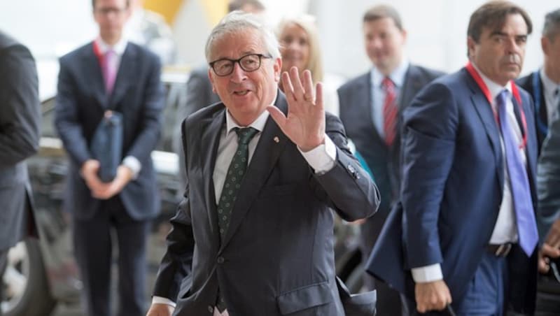 Kommissionschef Jean-Claude Juncker beim Eintreffen im Austria Center in Wien (Bild: APA/GEORG HOCHMUTH)