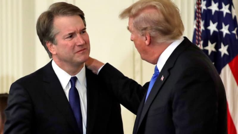 Trump (re.) und sein Höchstrichter-Kandidat Kavanaugh (Bild: Associated Press)