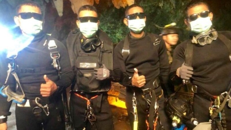 Die Rettungstaucher von den Thai Navy Seals (Bild: AP)