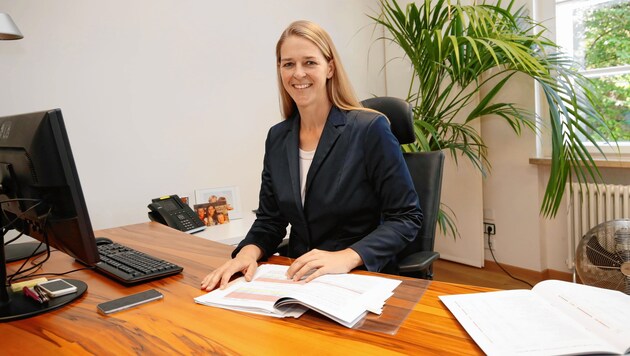 Landesrätin Andrea Klambauer in ihrem Büro (Bild: Markus Tschepp)