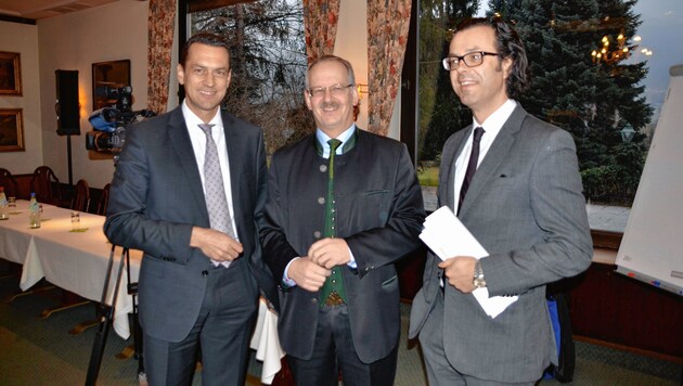 Pilsner (Mitte) mit seinen Anwälten Gerald Ruhri (links) und Stefan Schoeller (Bild: Heinz Weeber)