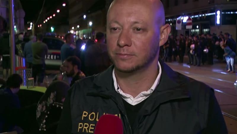 Polizeisprecher Patrick Maierhofer (Bild: krone.tv)