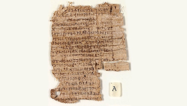 Vor der Restaurierung war der Papyrus kaum zu entziffern. (Bild: University of Basel)