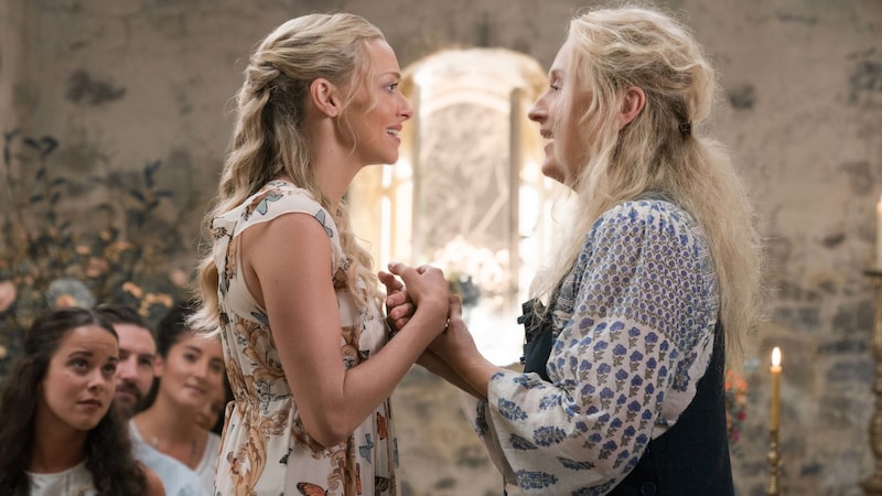 Amanda Seyfried and Meryl Streep in "Mamma Mia: Here We Go Again" (Bild: UPI)