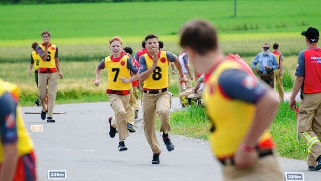 Einen Staffellauf über 400 Meter mussten die Jugendlichen bewältigen. (Bild: Landesfeuerwehr Salzburg)