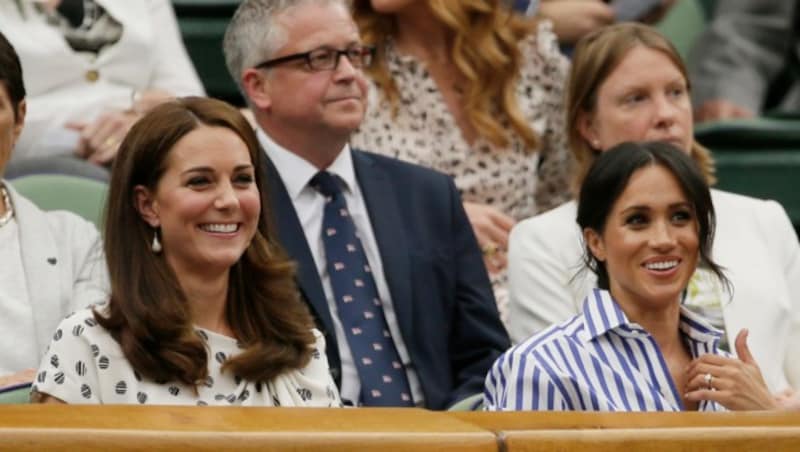 Kate und Meghan gemeinsam in Wimbledon (Bild: Copyright 2018 The Associated Press. All rights reserved.)