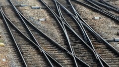 In Hamburg ist am Samstagnachmittag ein Achtjähriger auf S-Bahngleisen gestorben. Zuvor war er ...