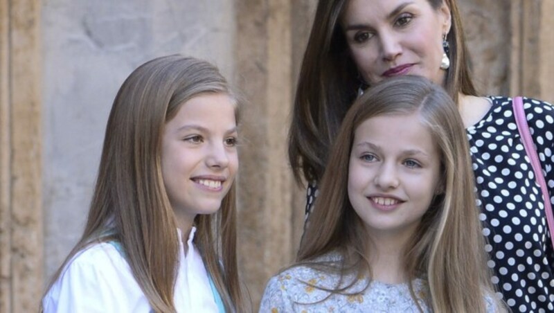 Königin Letizia mit ihren Töchtern Sofia und Leonor (Bild: www.PPS.at)