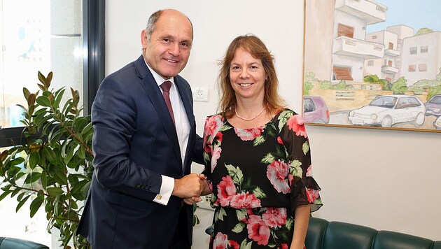 Nationalratspräsident Wolfgang Sobotka traf anlässlich seines Besuchs in Israel auch Racheli Kreisberg, die Enkelin von Simon Wiesenthal. (Bild: APA/PARLAMENT/URI ISHAY)