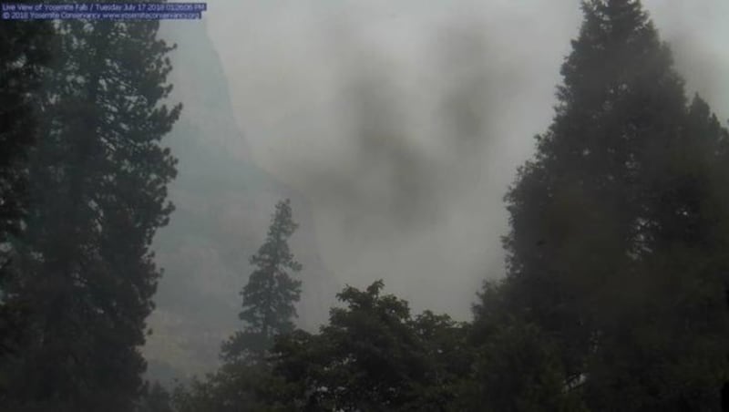 Eine Webcam nahe dem Nationalpark zeigt die dramatische Lage. (Bild: AFP)