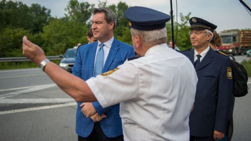 „Bayern wird die Grenzen und den Grenzraum sicherer machen“, so Söder. (Bild: APA/dpa/Lino Mirgeler)