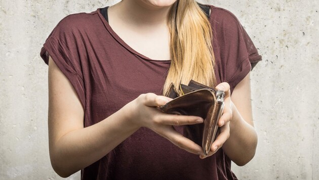 Frauen verdienen weniger - heuer ist der sogenannte Equal Day Day der 31. Oktober  -, zahlen aber mehr! (Bild: ©DDRockstar - stock.adobe.com)