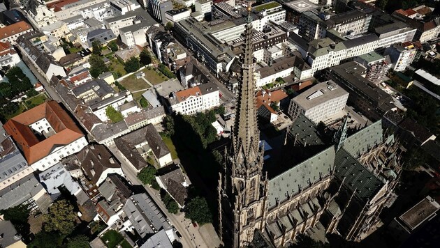 Ein aufmerksamer Dombesucher löste einen großen Polizeieinsatz aus. (Symbolbild) (Bild: Diözese Linz/Linsinger)