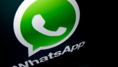 2023 stellt WhatsApp die Unterstützung gewisser alter Smartphone-Betriebssysteme ein. (Bild: AFP)