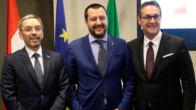Innenminister Herbert Kickl, Italiens Innenminister Matteo Salvini, Vizekanzler Heinz-Christian Strache (v.l.n.r.) (Bild: AP)