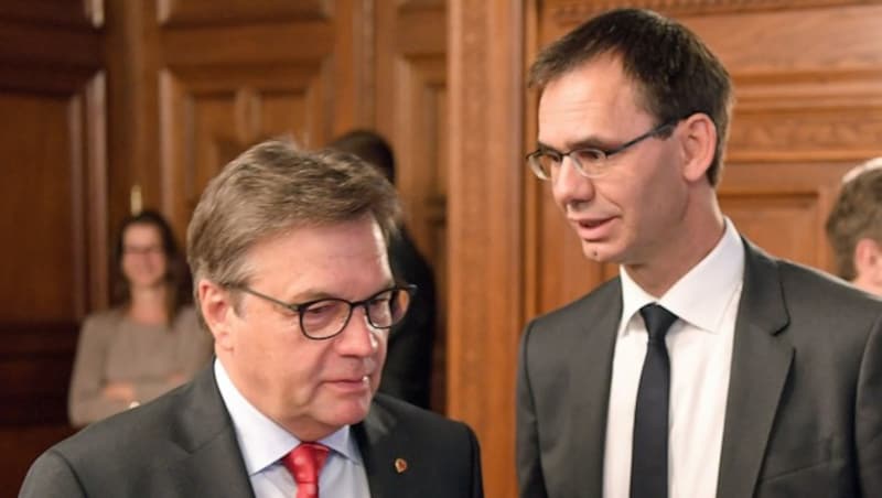 Die beiden ÖVP-Landeshaupmänner Günther Platter (Tirol) und Markus Wallner (Vorarlberg) haben zuletzt Kritik an der Bundesregierung geübt. (Bild: APA/Roland Schlager)