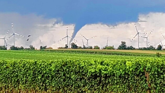 Ein Tornado im Seewinkel im Burgenland (Bild: Friedrich Karl Heider)