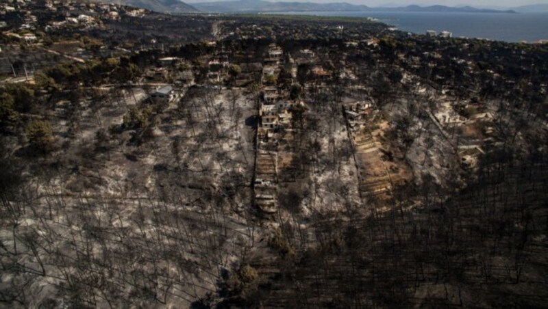 Weite Teile der Urlaubsdörfer Mati (Bild), Neos Voutzas und Rafina im Osten Athens wurden zerstört. (Bild: AFP)