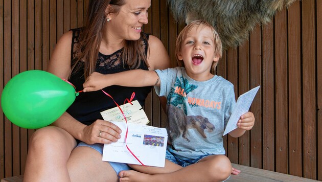 Matteo ließ den Ballon am 8. Juni abfliegen, am 17. Juli kam die Begleitkarte aus Australien zurück. (Bild: Furtner)