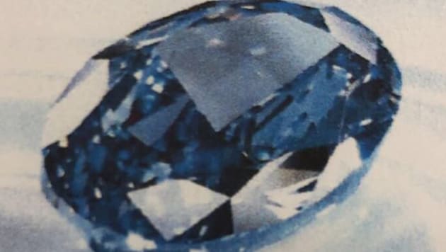Der blaue Diamant ist 20 Millionen Dollar wert und war in einem Schuhkarton versteckt. (Bild: AP)