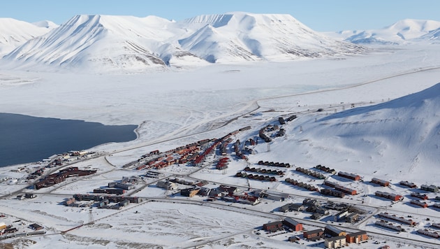 Longyearbyen auf der Inselgruppe Spitzbergen (Bild: stock.adobe.com)