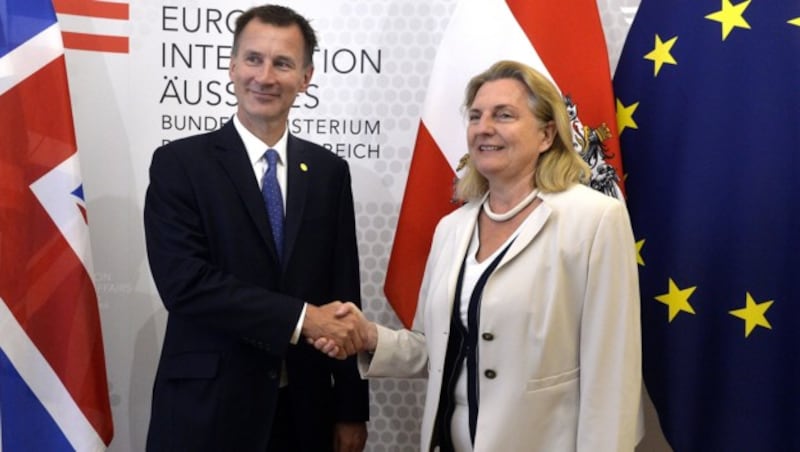 Großbritanniens Außenminister Jeremy Hunt zu Besuch bei Außenministerin Karin Kneissl (Bild: APA/HERBERT PFARRHOFER)