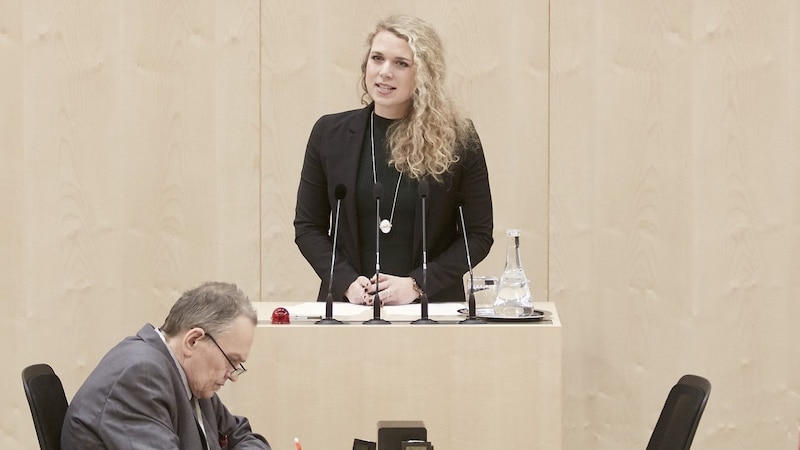 Johanna Jachs (ÖVP) holte 4611 Vorzugsstimmen. Das ist zu wenig für den Einzug ins Parlament. Eine Chance hat sie aber noch: Wenn Plakolm in die Regierung kommt, wird ein Platz frei. Jachs würde nachrücken.  (Bild: Parlamentsdirektion/Thomas Topf)