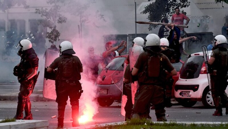 Proteste in der griechischen Stadt Thessaloniki (Bild: APA/AFP/SAKIS MITROLIDIS)