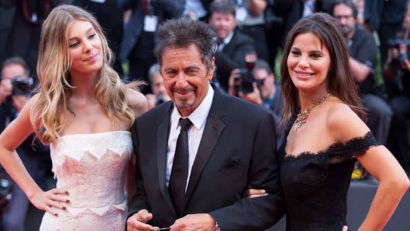 Camila Morrone mit Stiefvater Al Pacino und Mama Lucila Sola (Bild: www.PPS.at)