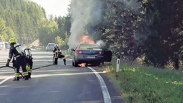 Das Ausflüglerauto brannte (Bild: Christoph Gantner)