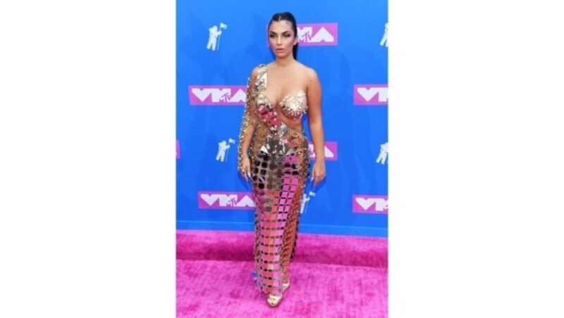 Reality-TV-Star Natalie Halcro im halb nackten Metallic-Outfit (Bild: 2018 Getty Images)