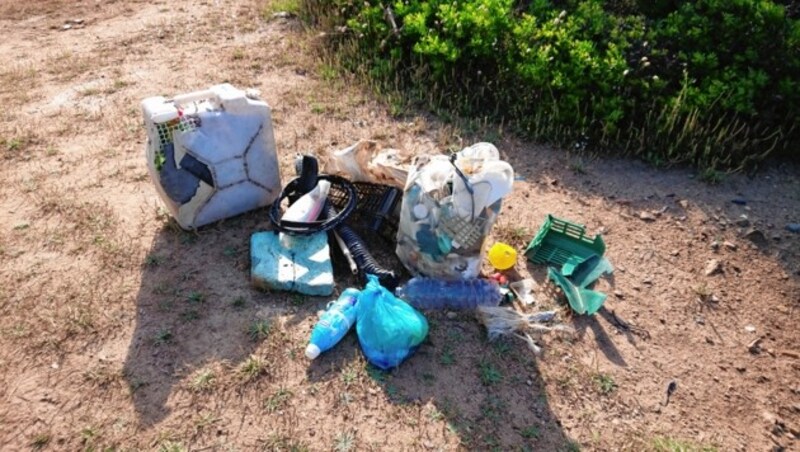 Fette Beute: Diesen Müll fand Leser Walter Hofer am Strand auf Sardinien. (Bild: Walter Hofer)