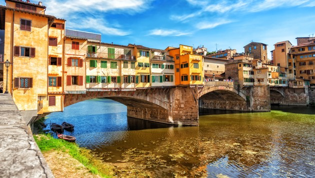 Brucke In Florenz Beschmiert Paar Angezeigt Krone At