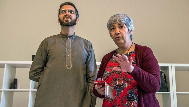 Seyran Ates gemeinsam mit dem bekennenden homosexuellen Imam Ludovic-Mohamed Zahed in der Berliner Ibn-Rushd-Goethe-Moschee (Bild: AFP)